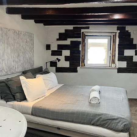 Very Charming Overlooking S Jorge Castel Lägenhet