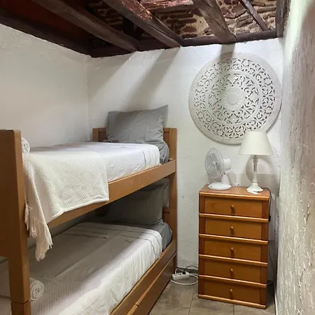 Very Charming Overlooking S Jorge Castel * ליסבון