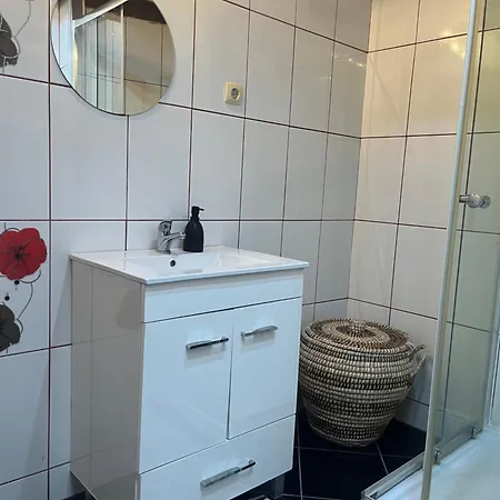 Very Charming Overlooking S Jorge Castel Apartamento