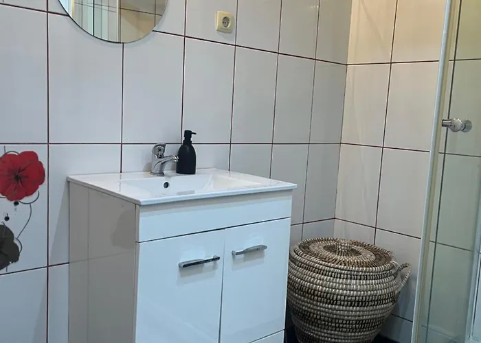 Very Charming Overlooking S Jorge Castel Appartement